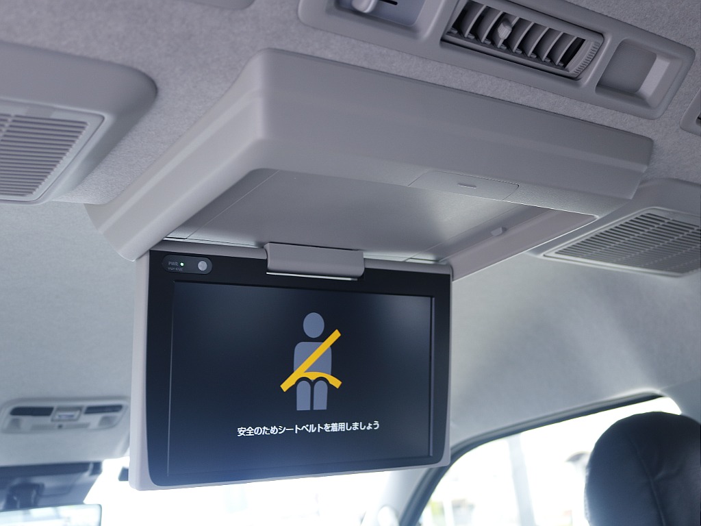 純正フリップダウンモニター搭載！