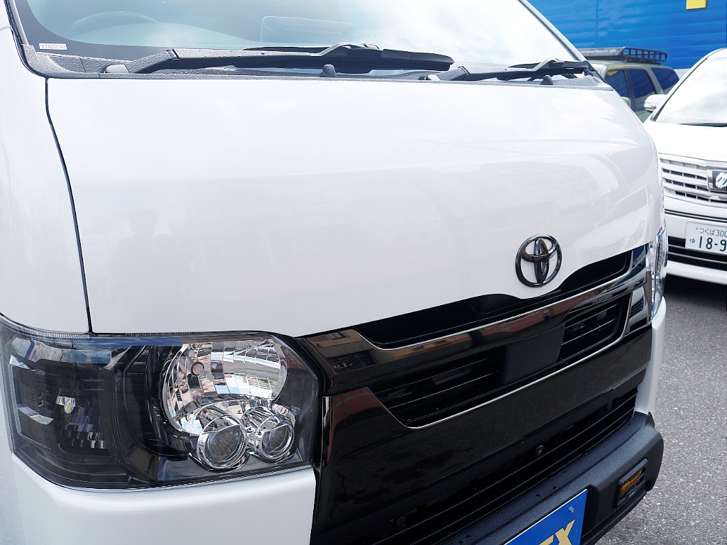 茨城県つくば市にハイエース専門の新車・中古車の展示場を展開！人気のグレード・年式をその場で見比べられます♪皆様のご来場、お問合せを心よりお待ちしております☆