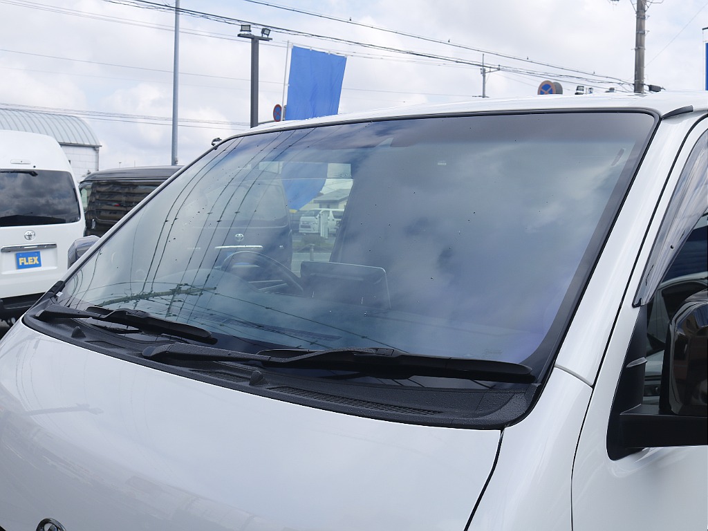 茨城県つくば市にハイエース専門の新車・中古車の展示場を展開！人気のグレード・年式をその場で見比べられます♪皆様のご来場、お問合せを心よりお待ちしております☆