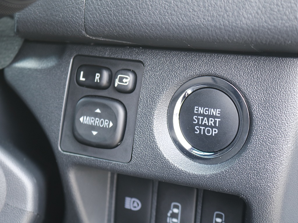 茨城県つくば市にハイエース専門の新車・中古車の展示場を展開！人気のグレード・年式をその場で見比べられます♪皆様のご来場、お問合せを心よりお待ちしております☆