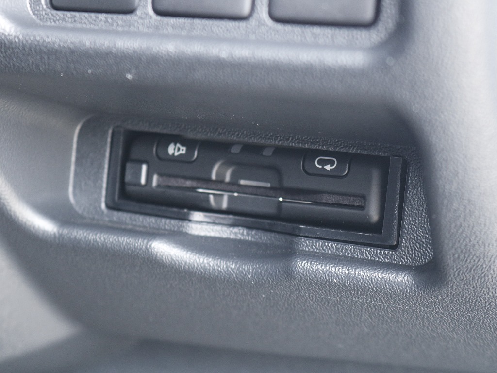 茨城県つくば市にハイエース専門の新車・中古車の展示場を展開！人気のグレード・年式をその場で見比べられます♪皆様のご来場、お問合せを心よりお待ちしております☆