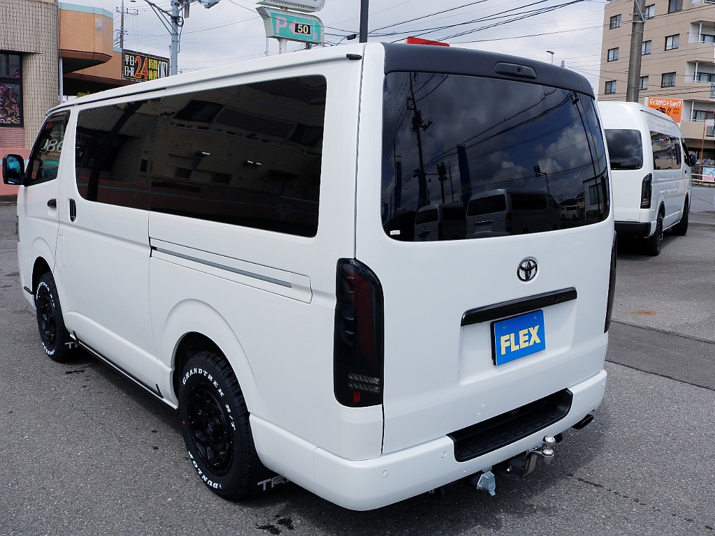 茨城県つくば市にハイエース専門の新車・中古車の展示場を展開！人気のグレード・年式をその場で見比べられます♪皆様のご来場、お問合せを心よりお待ちしております☆