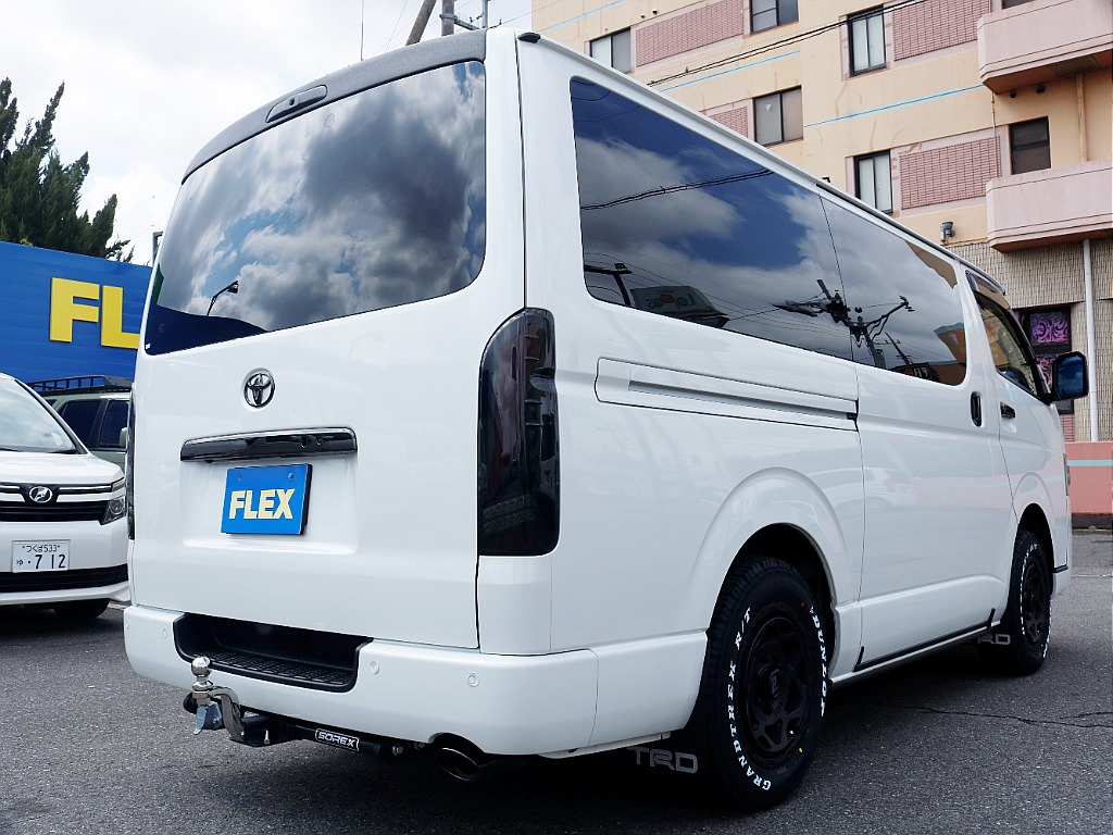 茨城県つくば市にハイエース専門の新車・中古車の展示場を展開！人気のグレード・年式をその場で見比べられます♪皆様のご来場、お問合せを心よりお待ちしております☆