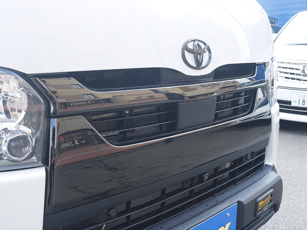 茨城県つくば市にハイエース専門の新車・中古車の展示場を展開！人気のグレード・年式をその場で見比べられます♪皆様のご来場、お問合せを心よりお待ちしております☆