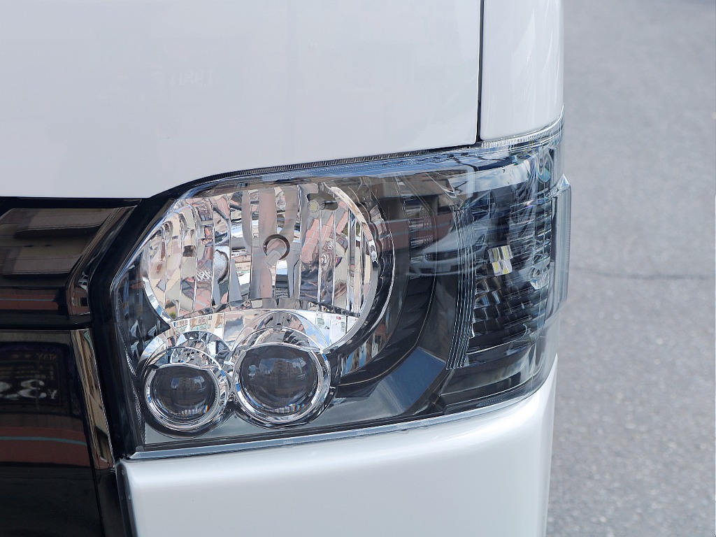 茨城県つくば市にハイエース専門の新車・中古車の展示場を展開！人気のグレード・年式をその場で見比べられます♪皆様のご来場、お問合せを心よりお待ちしております☆