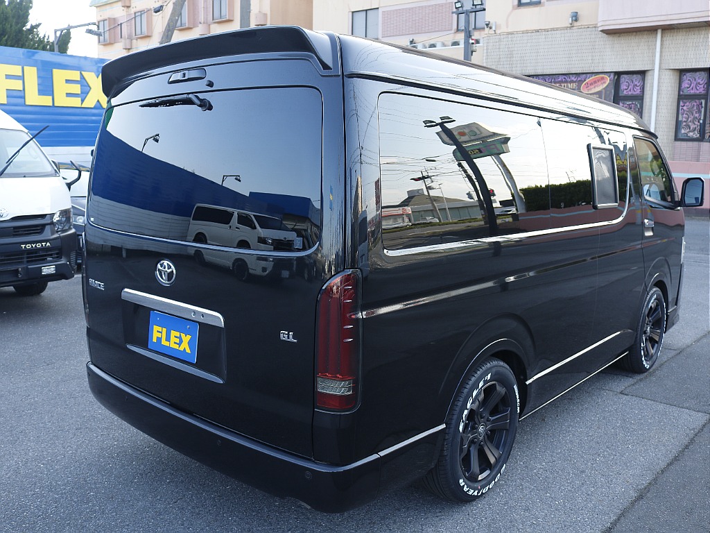 茨城県つくば市にハイエース専門の新車・中古車の展示場を展開！人気のグレード・年式をその場で見比べられます♪皆様のご来場、お問合せを心よりお待ちしております☆