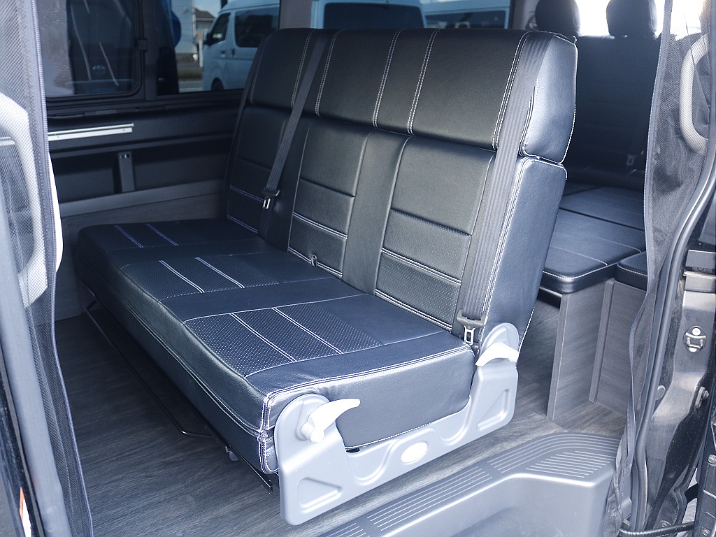 茨城県つくば市にハイエース専門の新車・中古車の展示場を展開！人気のグレード・年式をその場で見比べられます♪皆様のご来場、お問合せを心よりお待ちしております☆