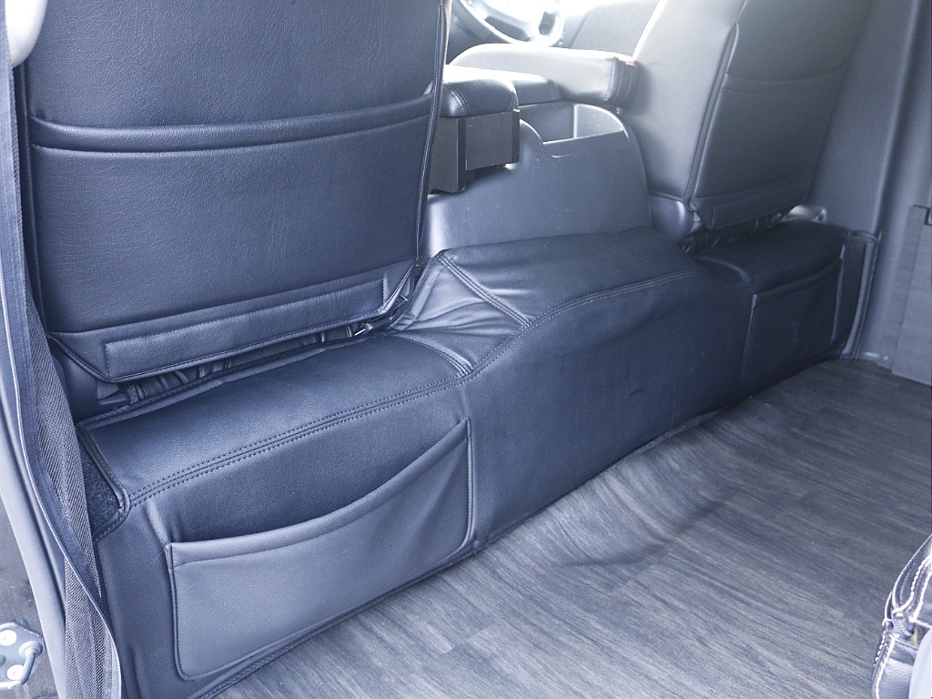 茨城県つくば市にハイエース専門の新車・中古車の展示場を展開！人気のグレード・年式をその場で見比べられます♪皆様のご来場、お問合せを心よりお待ちしております☆