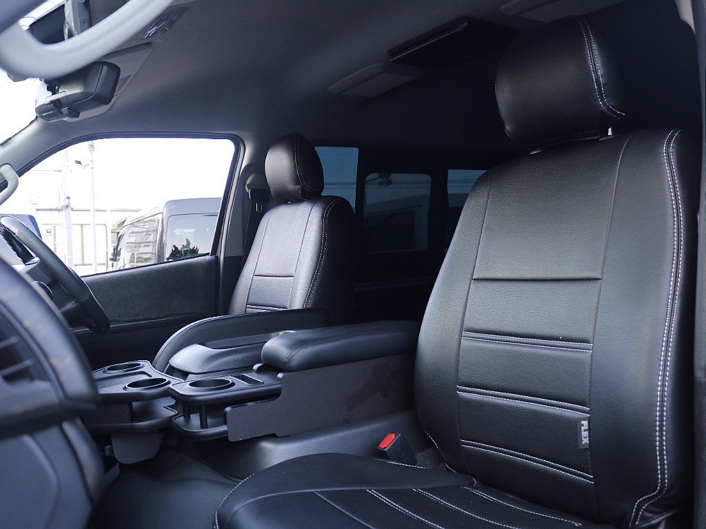 茨城県つくば市にハイエース専門の新車・中古車の展示場を展開！人気のグレード・年式をその場で見比べられます♪皆様のご来場、お問合せを心よりお待ちしております☆