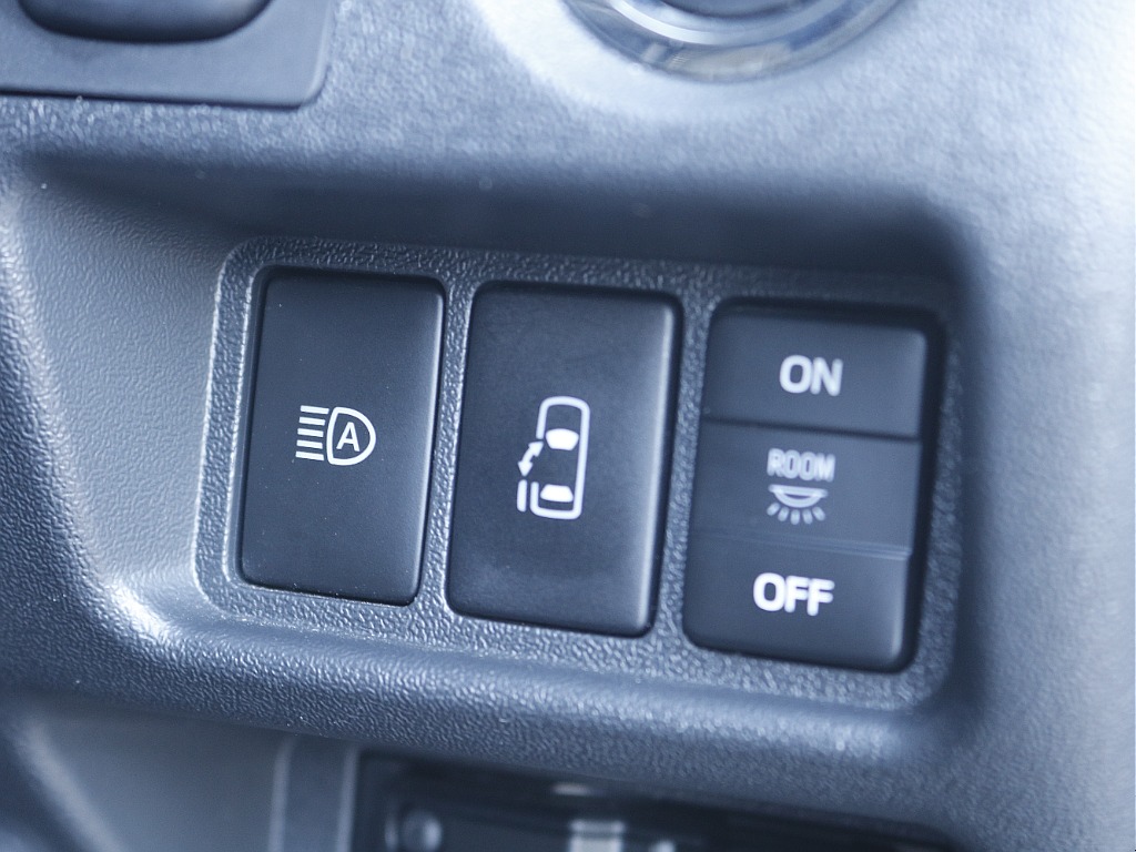 茨城県つくば市にハイエース専門の新車・中古車の展示場を展開！人気のグレード・年式をその場で見比べられます♪皆様のご来場、お問合せを心よりお待ちしております☆