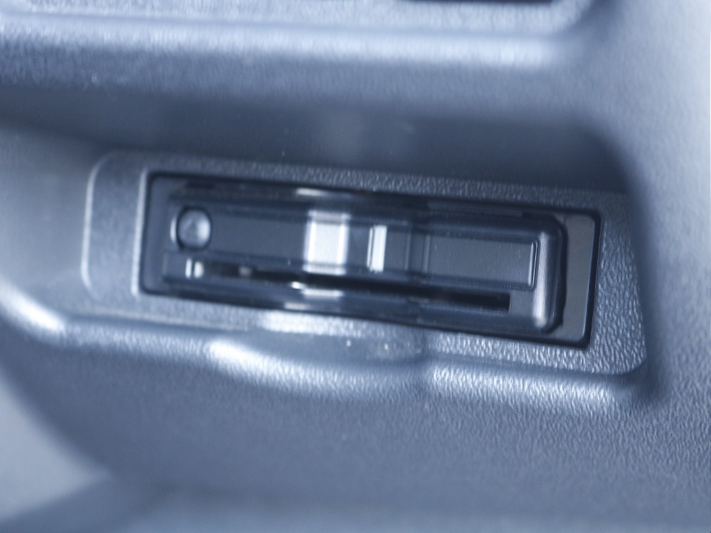 茨城県つくば市にハイエース専門の新車・中古車の展示場を展開！人気のグレード・年式をその場で見比べられます♪皆様のご来場、お問合せを心よりお待ちしております☆