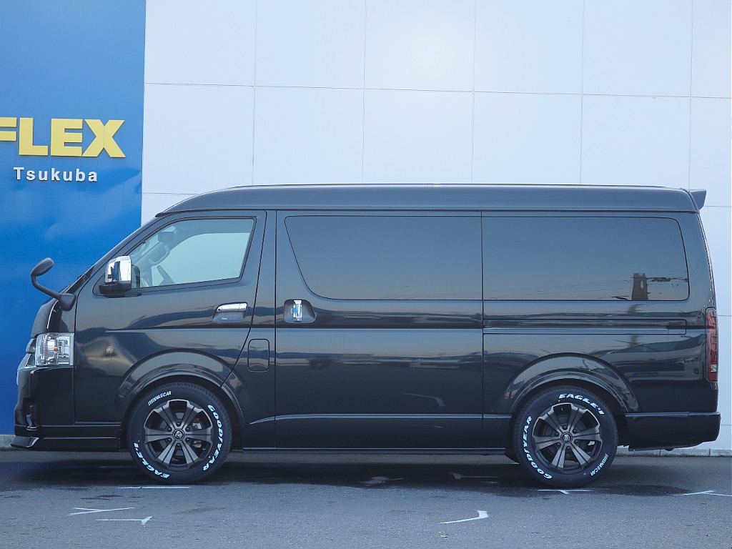 茨城県つくば市にハイエース専門の新車・中古車の展示場を展開！人気のグレード・年式をその場で見比べられます♪皆様のご来場、お問合せを心よりお待ちしております☆