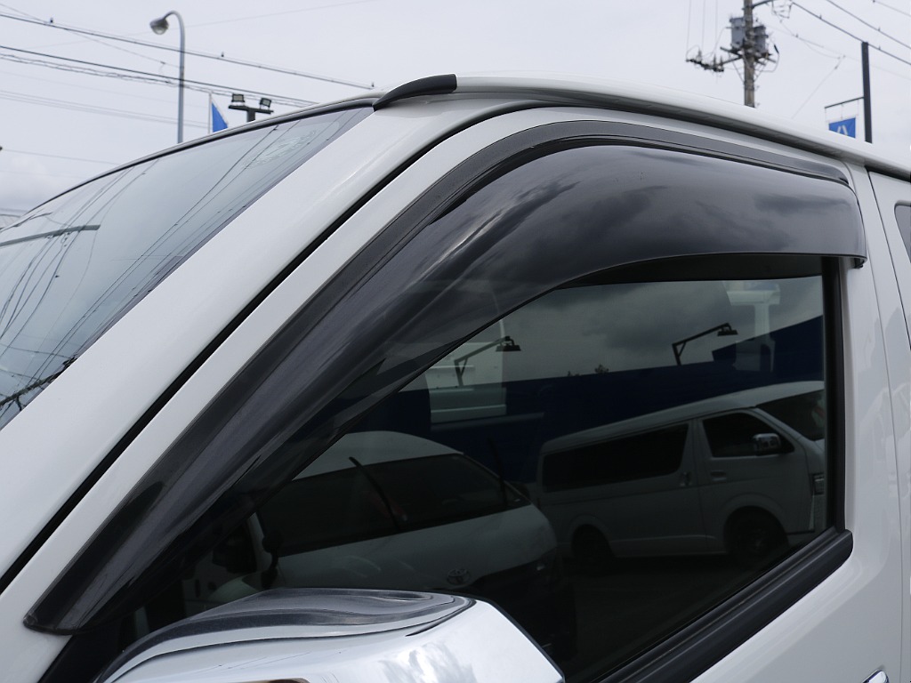 ドアバイザー付きです♪