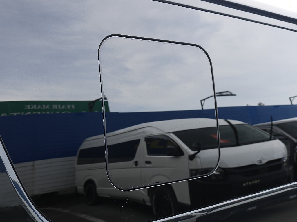 小窓付きで換気も出来ちゃいます♪