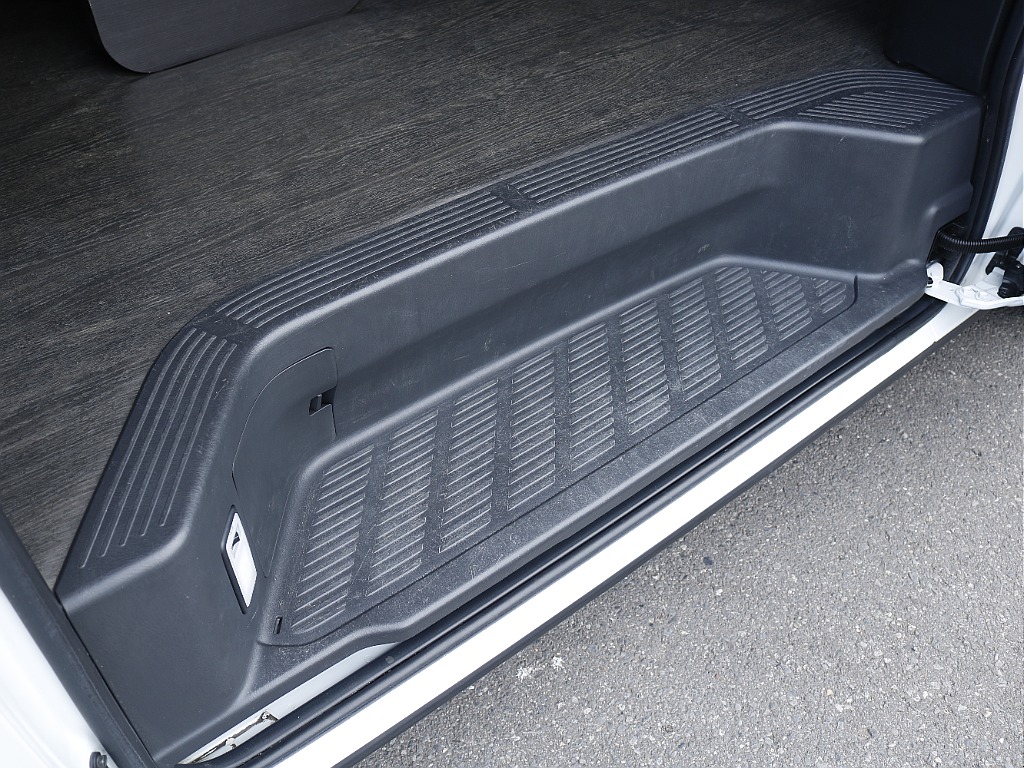 茨城県内最大級のハイエース専門店です！お気軽にご来店、お問い合わせ下さい♪