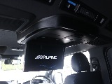 後部にも大画面ALPINE12.8インチフリップダウンモニター完備！