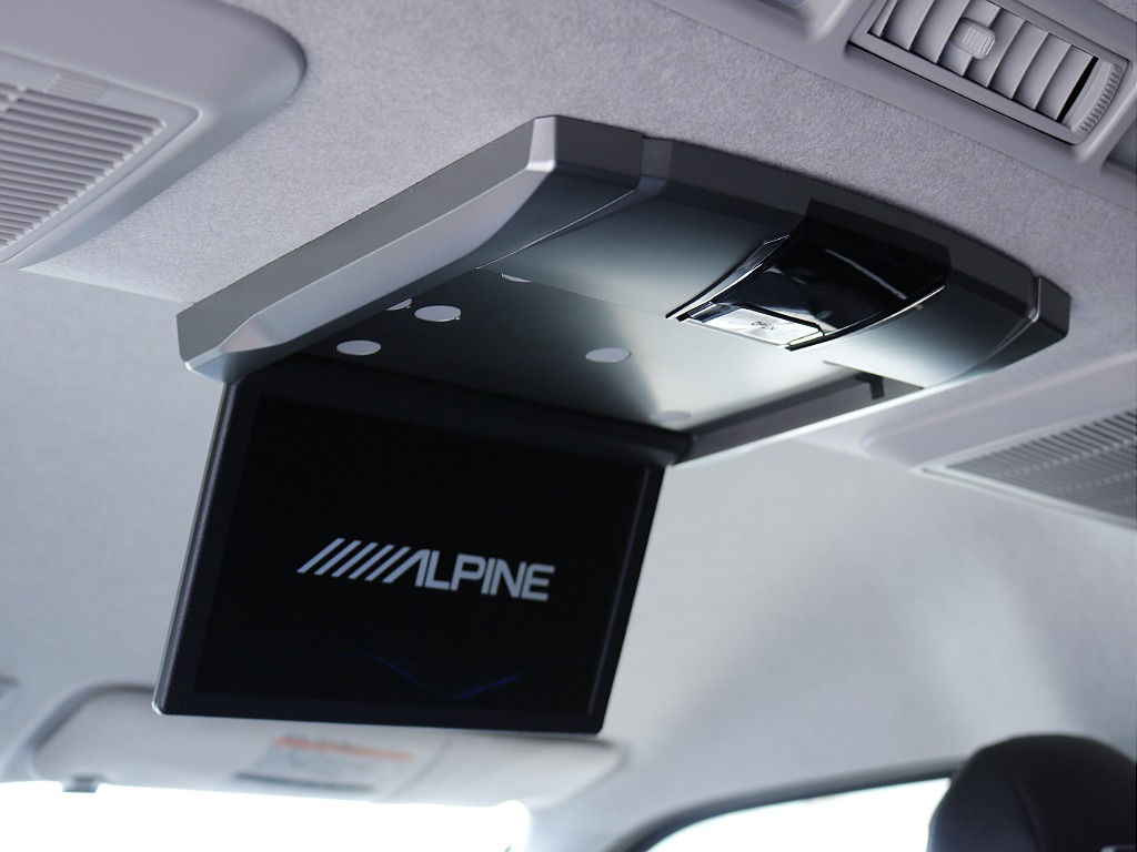ALPINEフリップダウンモニター完備！