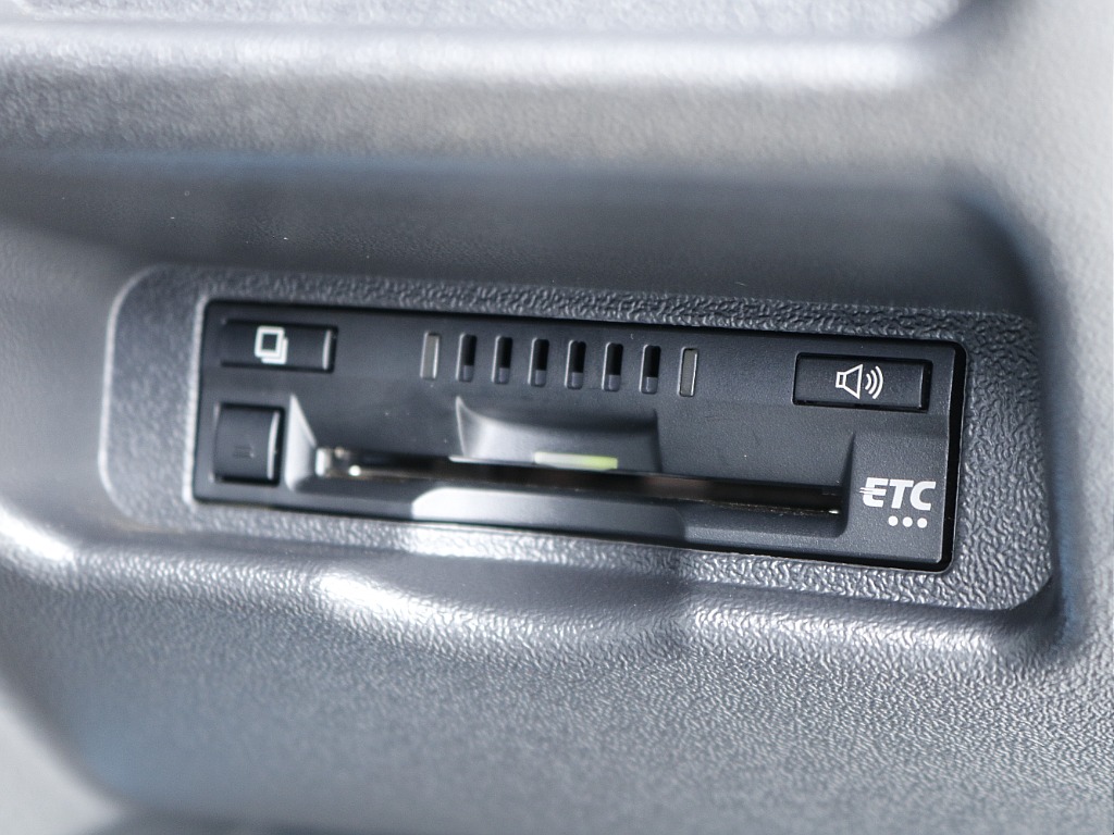 トヨタ&nbsp;ハイエースバン&nbsp;5D2.8DTスーパーGLダークプライムⅡL 4WD&nbsp;【MRT架装】【ローダウン】&nbsp;茨城県の詳細画像&nbsp;その8