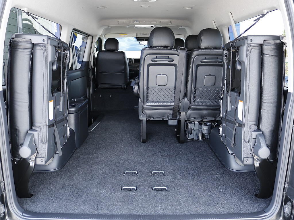 トヨタ&nbsp;ハイエース&nbsp;ワゴン2.7GLロング ミドルルーフ 4WD&nbsp;【ローダウン】【フロントスポイラー】&nbsp;茨城県の詳細画像&nbsp;その13