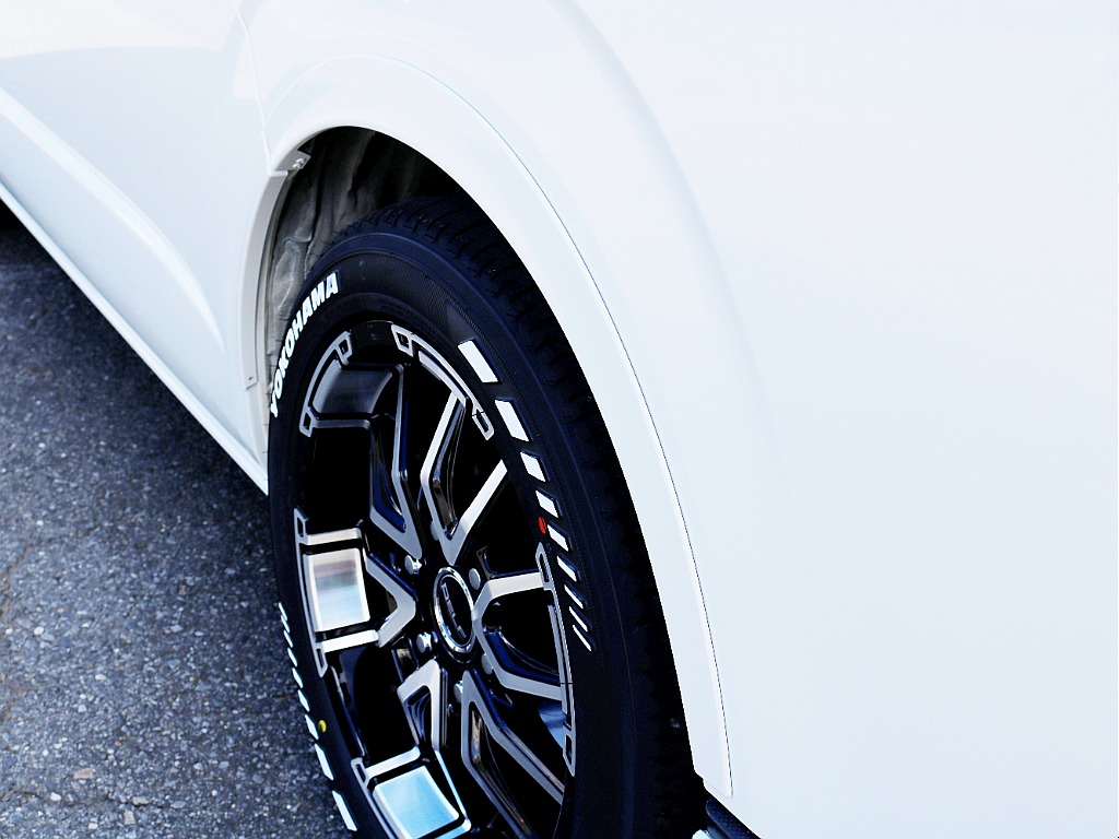 トヨタ&nbsp;ハイエース&nbsp;ワゴン2.7GLロング ミドルルーフ&nbsp;【ローダウン】【BIG-Xナビ】&nbsp;茨城県の詳細画像&nbsp;その9