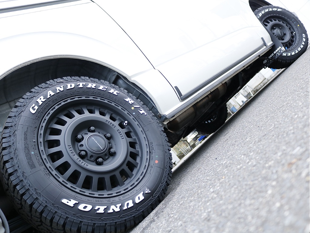 足元はFLEXオリジナルNC-1 16インチ、GRANTRECKタイヤ！