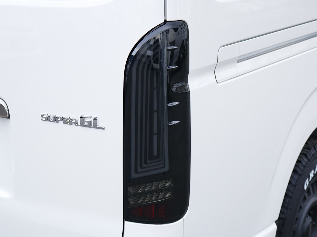 トヨタ&nbsp;ハイエースバン&nbsp;5D2.8DTスーパーGLダークプライムⅡL 4WD&nbsp;【オフロード】【ベッドキット】&nbsp;茨城県の詳細画像&nbsp;その10