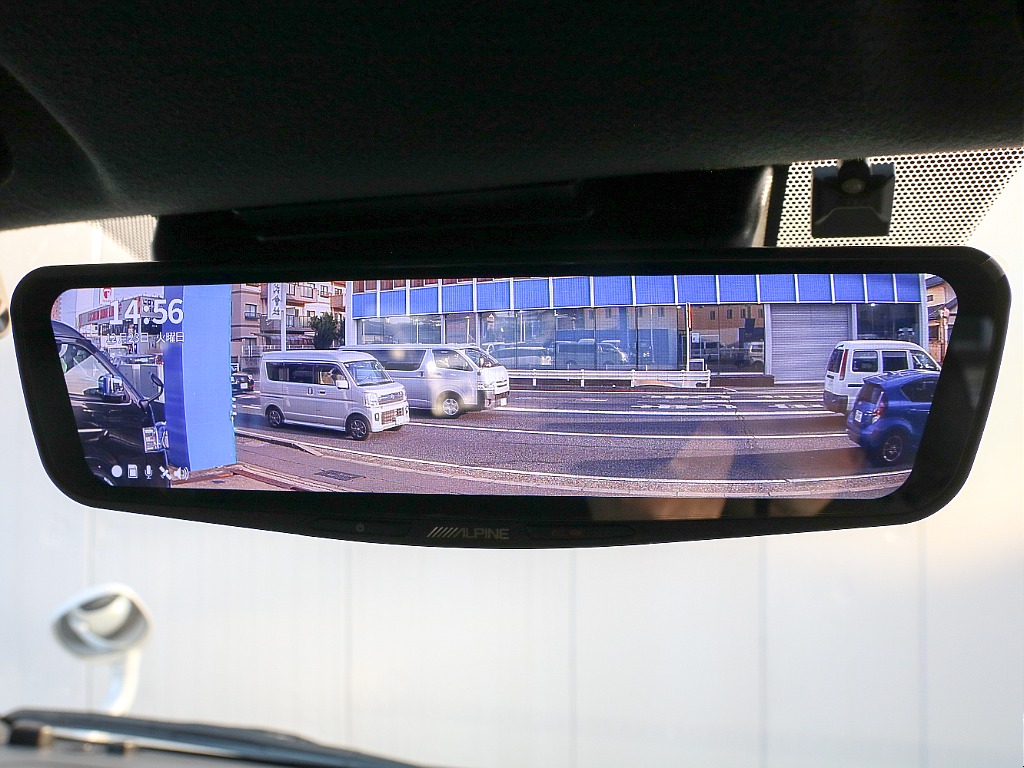 アルパイン ミラー型ドライブレコーダー完備！！