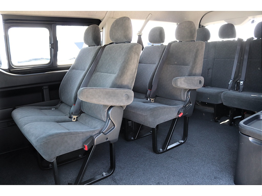 もちろん納車前にも点検整備を行い、オイル類や消耗品の交換を行います！また最終仕上げを行いご納車をさせていただきます！