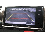 バックカメラ付きで駐車も安心です♪
