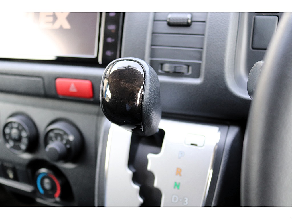 シフトノブも変更してます♪