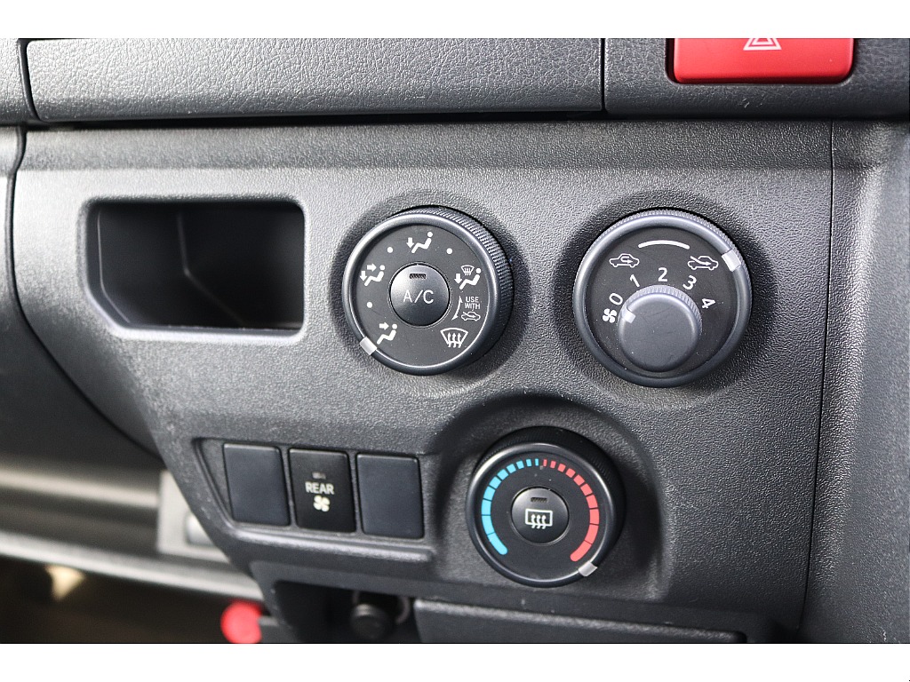 ハイエースセカンド高崎店にて展示中♪027-384-3591