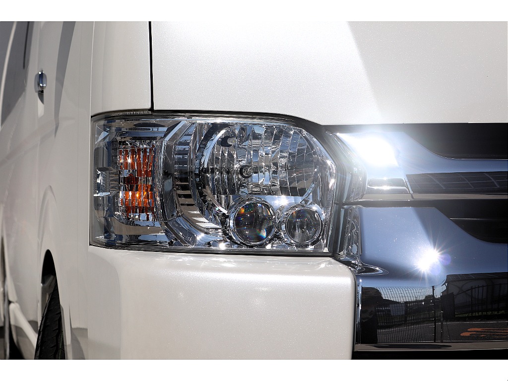メーカーオプションのLEDヘッドライト♪