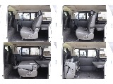 セカンドシートは跳ね上げ可能です♪