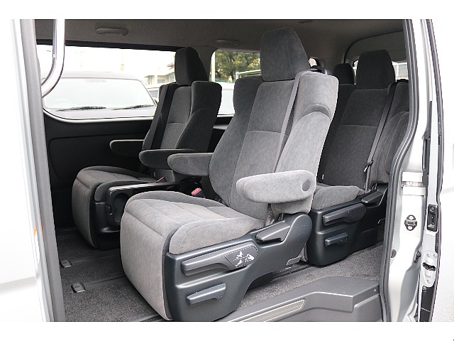 ハイエースセカンド高崎店にて展示中♪027-384-3591