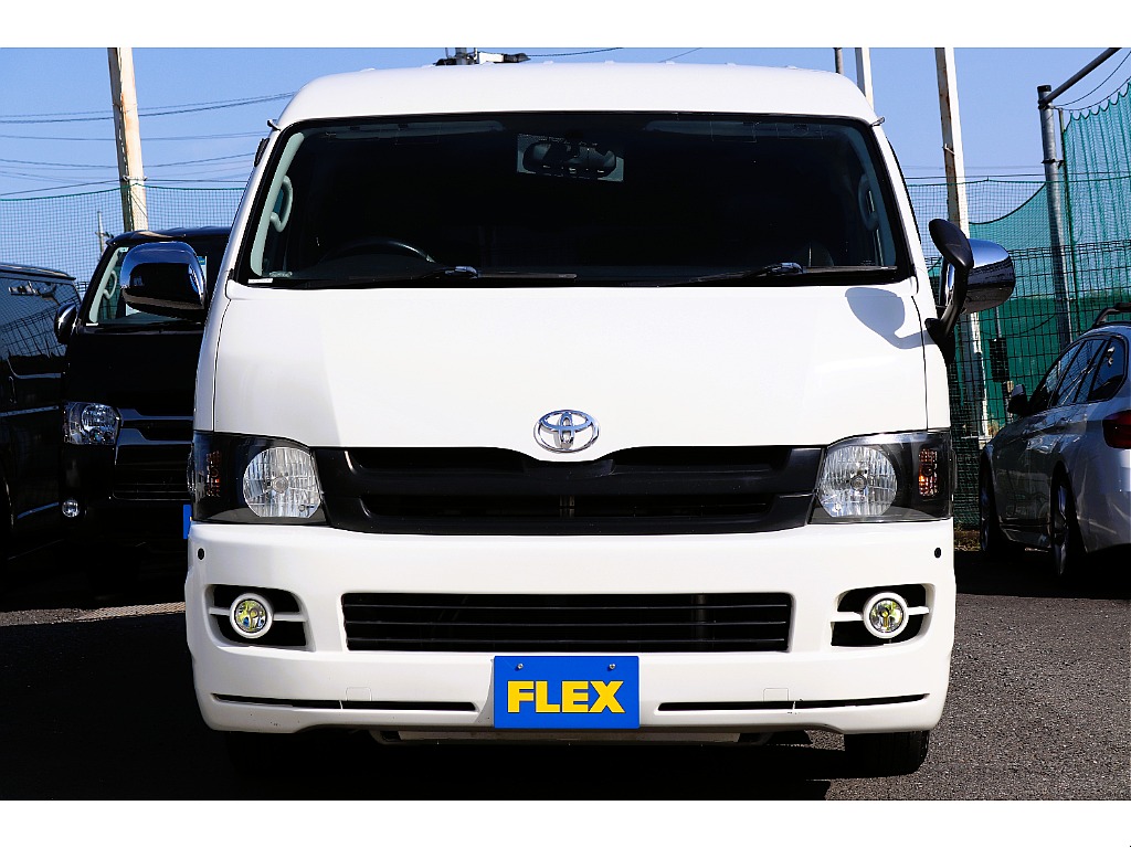 ヘッドライトとグリルもブラック塗装で見た目もGOOD！！