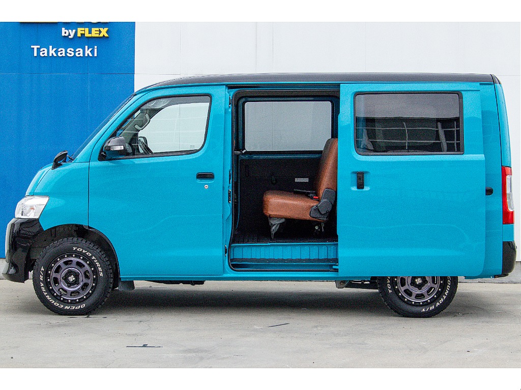 ハイエースセカンド高崎店にて展示中♪