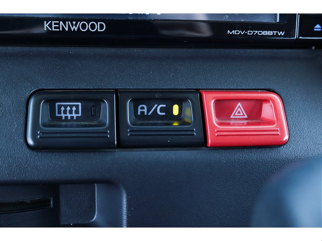 ハイエースセカンド高崎店にて展示中♪