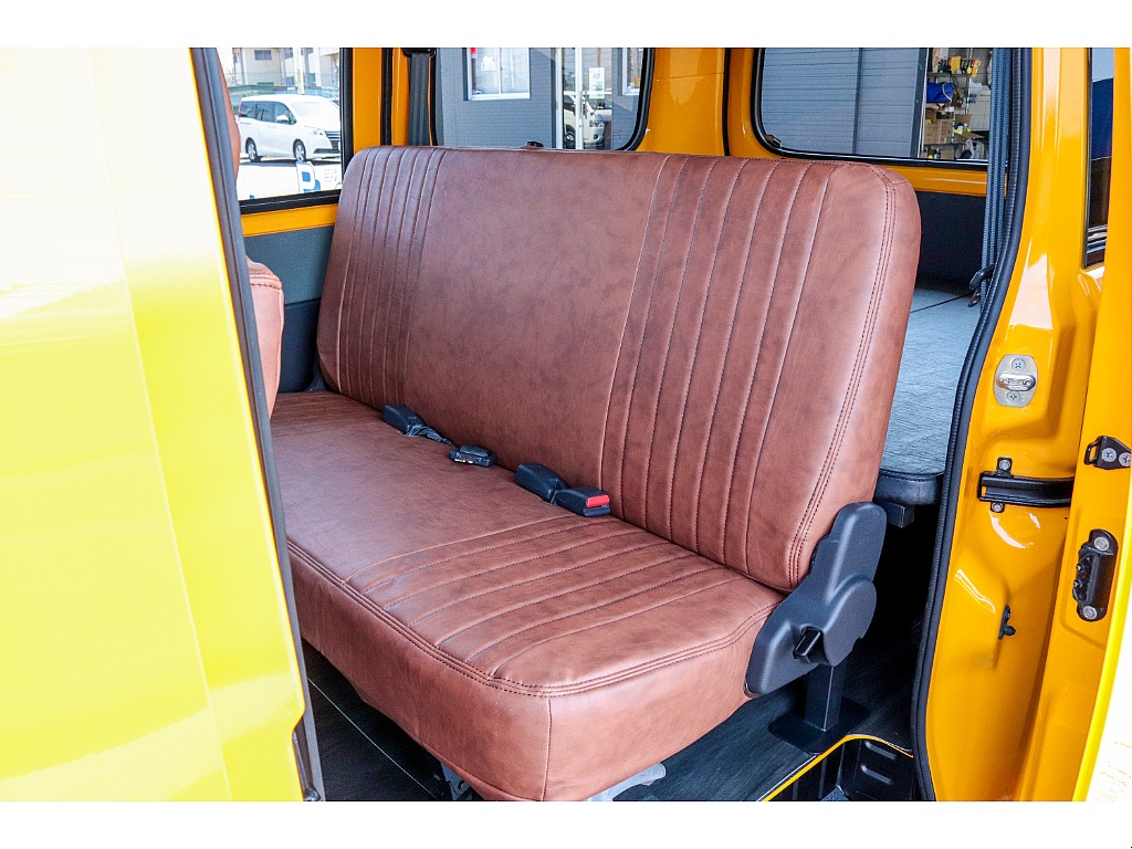 ハイエースセカンド高崎店にて展示中♪