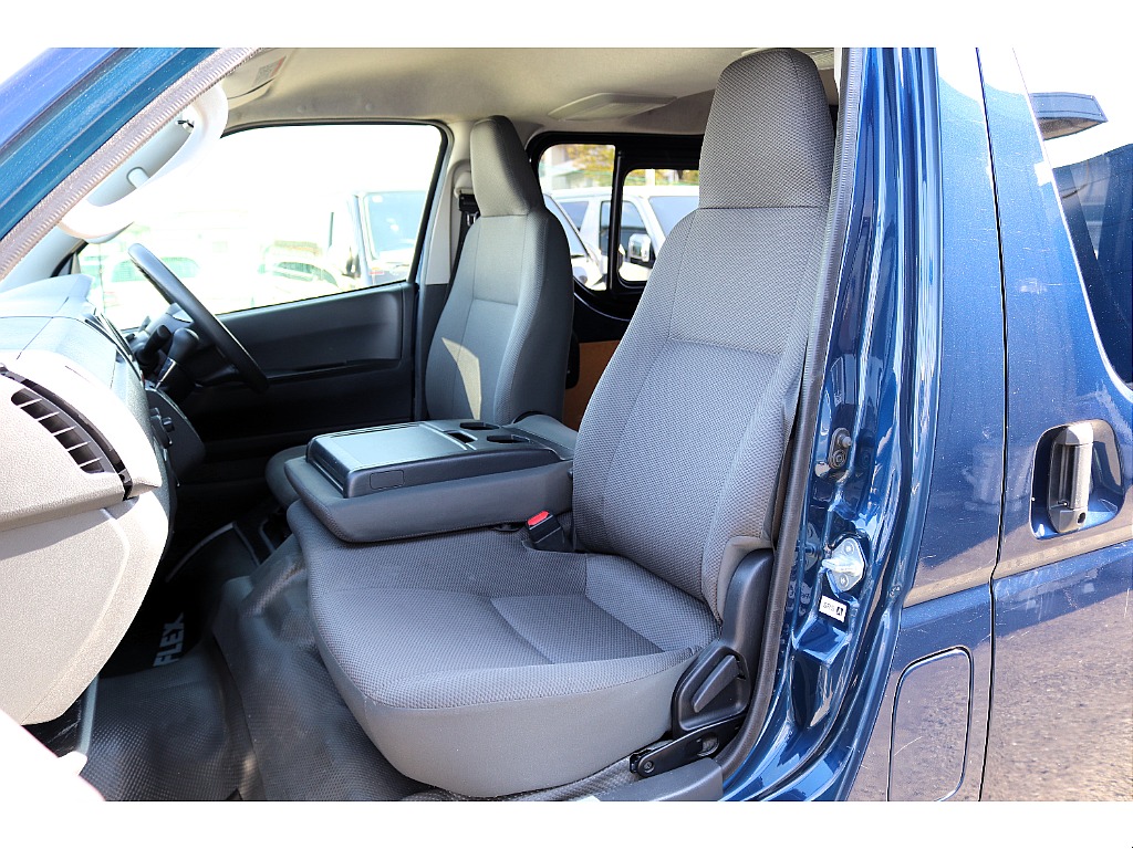 ハイエースセカンド高崎店にて展示中♪027-384-3591