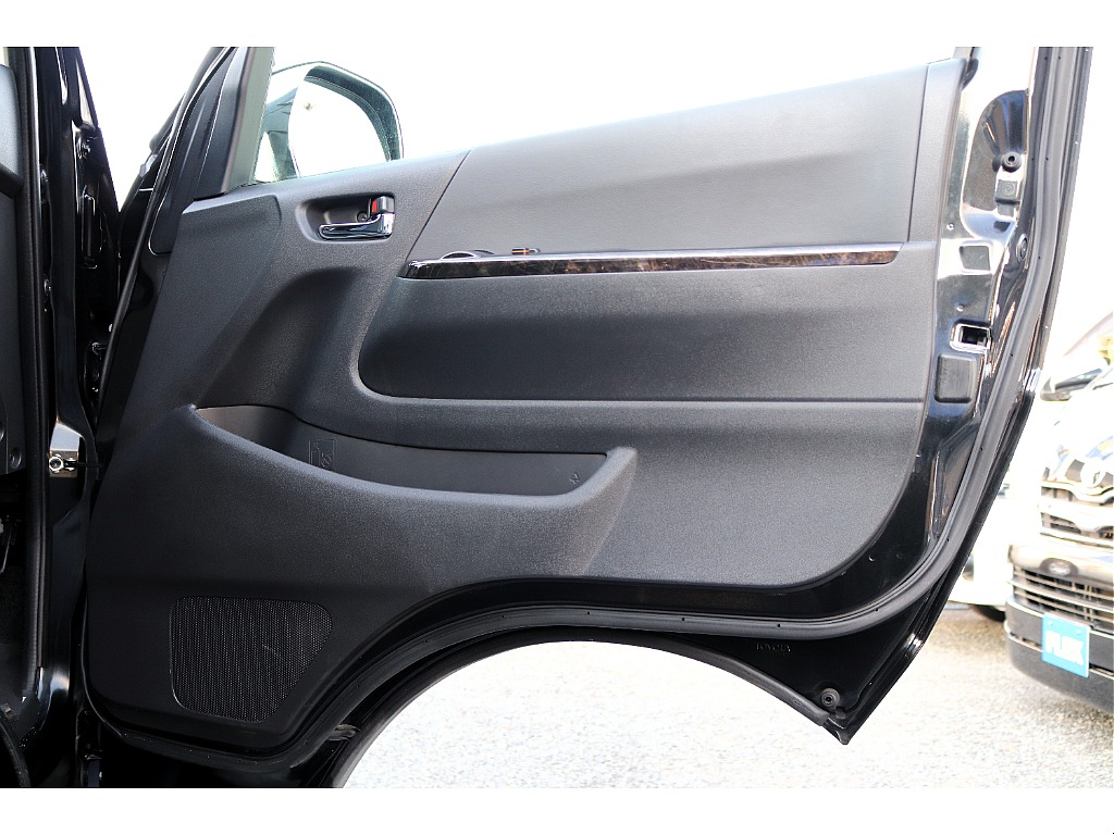 ハイエースセカンド高崎店にて展示中♪027-384-3591