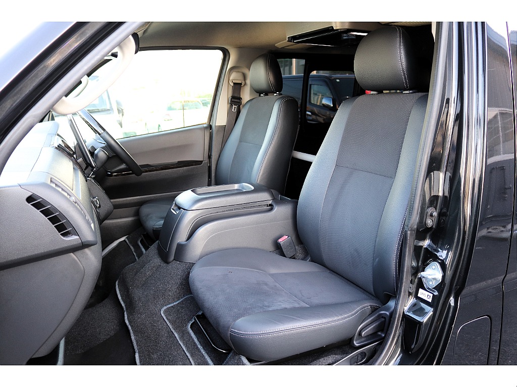 ハイエースセカンド高崎店にて展示中♪027-384-3591