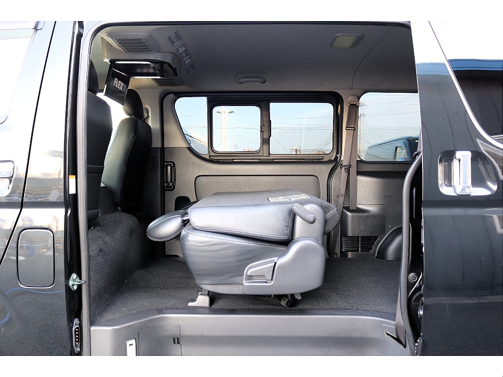 ハイエースセカンド高崎店にて展示中♪027-384-3591