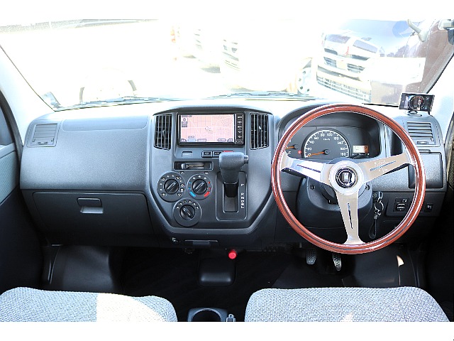 ハイエースセカンド高崎店にて展示中♪027-384-3591