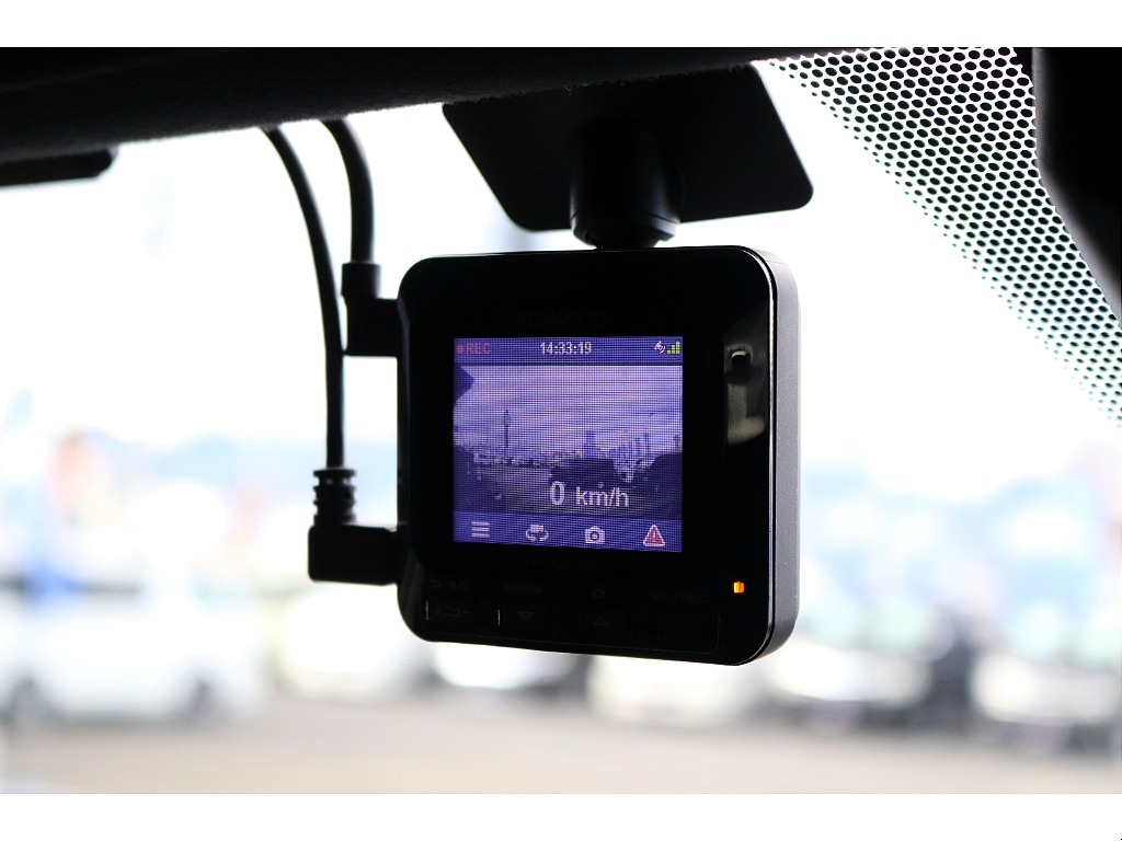 あると安心なドライブレコーダー付き♪