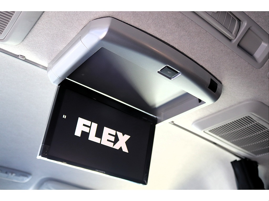 フリップダウンモニター付き♪