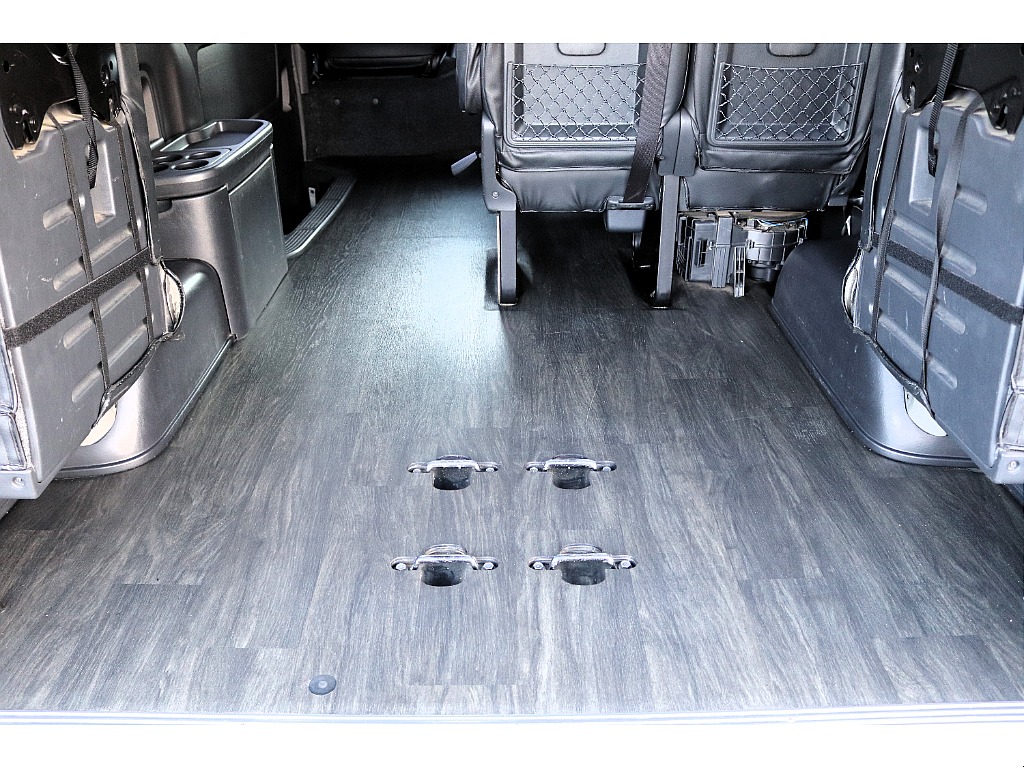 フローリング施工済み♪