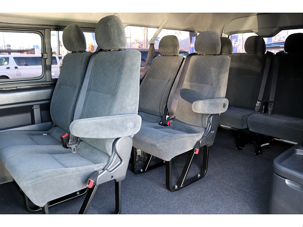 ハイエースセカンド高崎店にて展示中♪027-384-3591