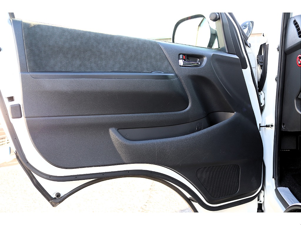 ハイエースセカンド高崎店にて展示中♪027-384-3591