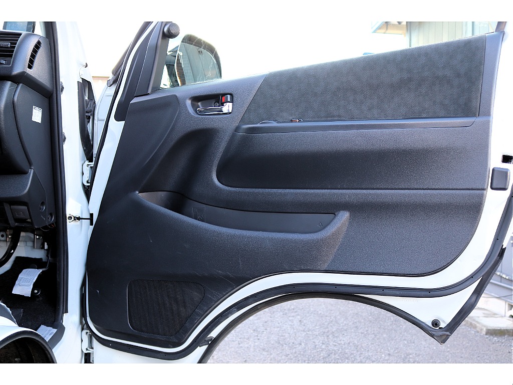 ハイエースセカンド高崎店にて展示中♪027-384-3591