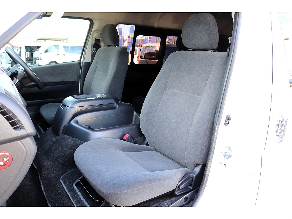 ハイエースセカンド高崎店にて展示中♪027-384-3591